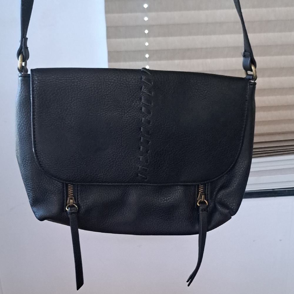 Denver Hayes Black Crossbody Bag